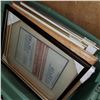 Image 2 : TOTE OF PICTURE FRAMES