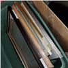 Image 3 : TOTE OF PICTURE FRAMES