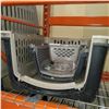 Image 1 : LARGE AND SMALL PET KENNELS