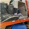 Image 2 : TECHNINE 144 SNOWBOARD W/ BINDINGS AND ELA SNOWBOARD W/ BINDINGS AND 3 PAIRS OF BOOTS