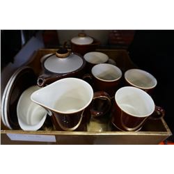 POOLE ENGLISH TABLE WARE