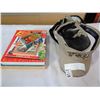 Image 1 : FISHING BOOKS AND FISHING VISORS