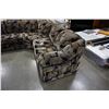 Image 2 : 3PC ABSTRACT SECTIONAL SOFA VERY CLEAN - NO RIPS