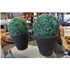 Image 1 : 2 PLANTERS AND ARTIFICAL BUSHES