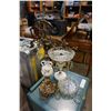 Image 2 : CRYSTAL ASH TRAY AND SCALE