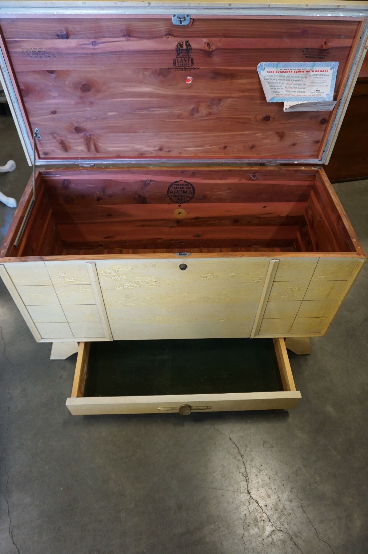 VINTAGE YELLOW CEDAR LINED CHEST BY LANE FURNITURE - Big Valley Auction