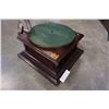 Image 2 : COMMONWEALTH TABLE TOP GRAMOPHONE W/ HORN AND CRANK