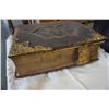 Image 3 : ANTIQUE LEATHER BOUND BIBLE ILLUSTRATED