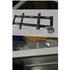 Image 2 : NEW OVERSTOCK INSIGNIA 13-32 INCH FIXED POSITION TV WALL MOUNT 40LB CAPACITY
