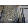 Image 3 : GREY AND WHITE KINGSIZE QUILT AND SHAMS AND DUVET COVER AND SHAMS