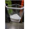 Image 1 : GLASS RETAIL DISPLAY CORNER UNIT