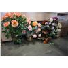Image 2 : LARGE LOT OF ASSORTED ARTIFICIAL PLANTS AND FLOWERS