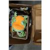 Image 2 : BOX OF ANTIQUES AND COLLECTIBLES