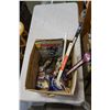 Image 1 : BOX OF HOCKEY COLLECTIBLES AND SIGNED MINI STICK