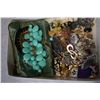 Image 2 : 2 TRAYS OF VARIOUS JEWELLERY