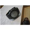Image 2 : SMALL TRAY OF POCKET KNIVES AND WATCH