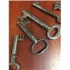 Image 2 : 6 Antique Skeleton Keys