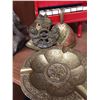 Image 4 : Shelf Lot of Vintage Brass Vase, Ashtray, Doorknocker, Dishes, Kids Toy Piano