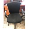 Image 3 : Desk and Chairs