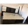 Image 2 : Cabinets
