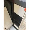 Image 7 : Cabinets