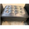 Image 5 : Loveseat /Chair/Ottoman