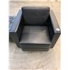 Image 6 : Loveseat /Chair/Ottoman