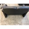 Image 5 : Loveseat /Chair/Ottoman