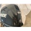 Image 3 : Boat Motor: 9.8 H.P. Evinrude with low Emission Gas Tank