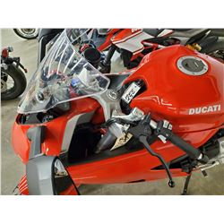 Motorcycle: 2017 Ducati Super Sport