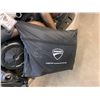 Image 6 : Motorcycle: 2015 Ducati DIAVEL Carbon