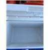 Image 4 : Jerry Cans, Coleman Cooler and Collant