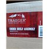 Image 3 : Traeger Shelves