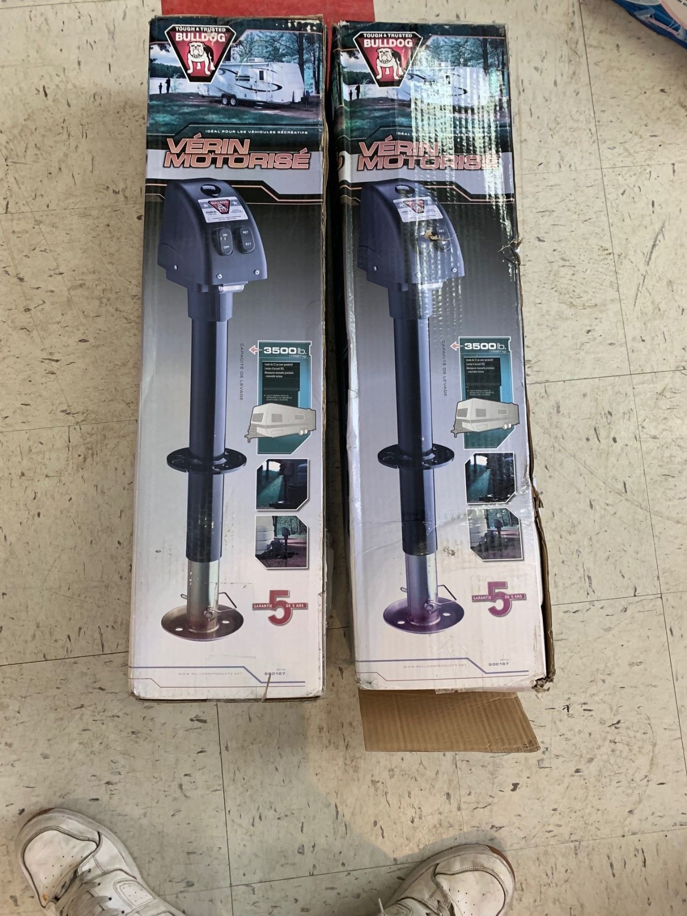 2 Bulldog Powered Jacks