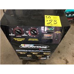 Nascar Advantage Schumacher 200 A 12V engine start, 100 A 6V engine start (0899003751-1)