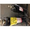 Image 1 : 2- stabilizer jacks