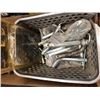 Image 3 : 6- fuel filters, tow hooks, u-bolts and trailer pins