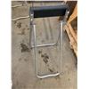 Image 2 : Boat motor stand