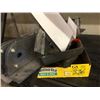 Image 5 : 5 lawn mower blades; shovel holder