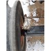 Image 9 : 1988 Massey Ferguson 4cyl gas  engine, Front end loader bucket