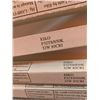 Image 5 : 11 light bulbs F32T8/850K, case of Lysol disinfectant wipes, hand cleaner