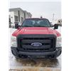 Image 6 : 2012 Ford F250 Super Duty Crew Cab - Red 358,311km  Just serviced @Tire Craft Saskatoon