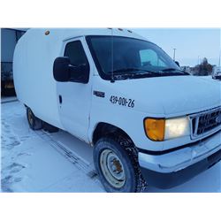 2005 Ford 4X4 cube Van with full access vertical lift rear door  Just serviced @Tire Craft Saskatoon