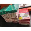 Image 1 : paper and folders