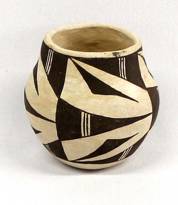 Vintage Acoma Pottery Jar by Marie Torivio