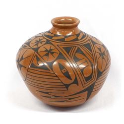 Mata Ortiz Pottery Jar by Lucie Soto