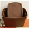 Image 1 : 3 TUBS WITH LIDS.