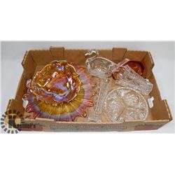 TRAY OF CRYSTAL, CARNIVAL GLASS & ART GLASS VASES