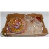 Image 1 : TRAY OF CRYSTAL, CARNIVAL GLASS & ART GLASS VASES
