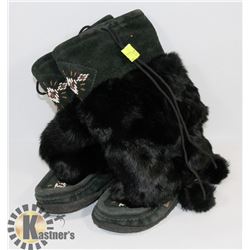 BLACK MUKLUKS - SIZE 7